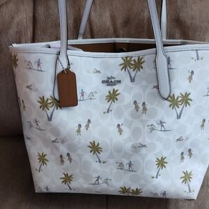 Coach White Palm Tree Tote Bag Never Used